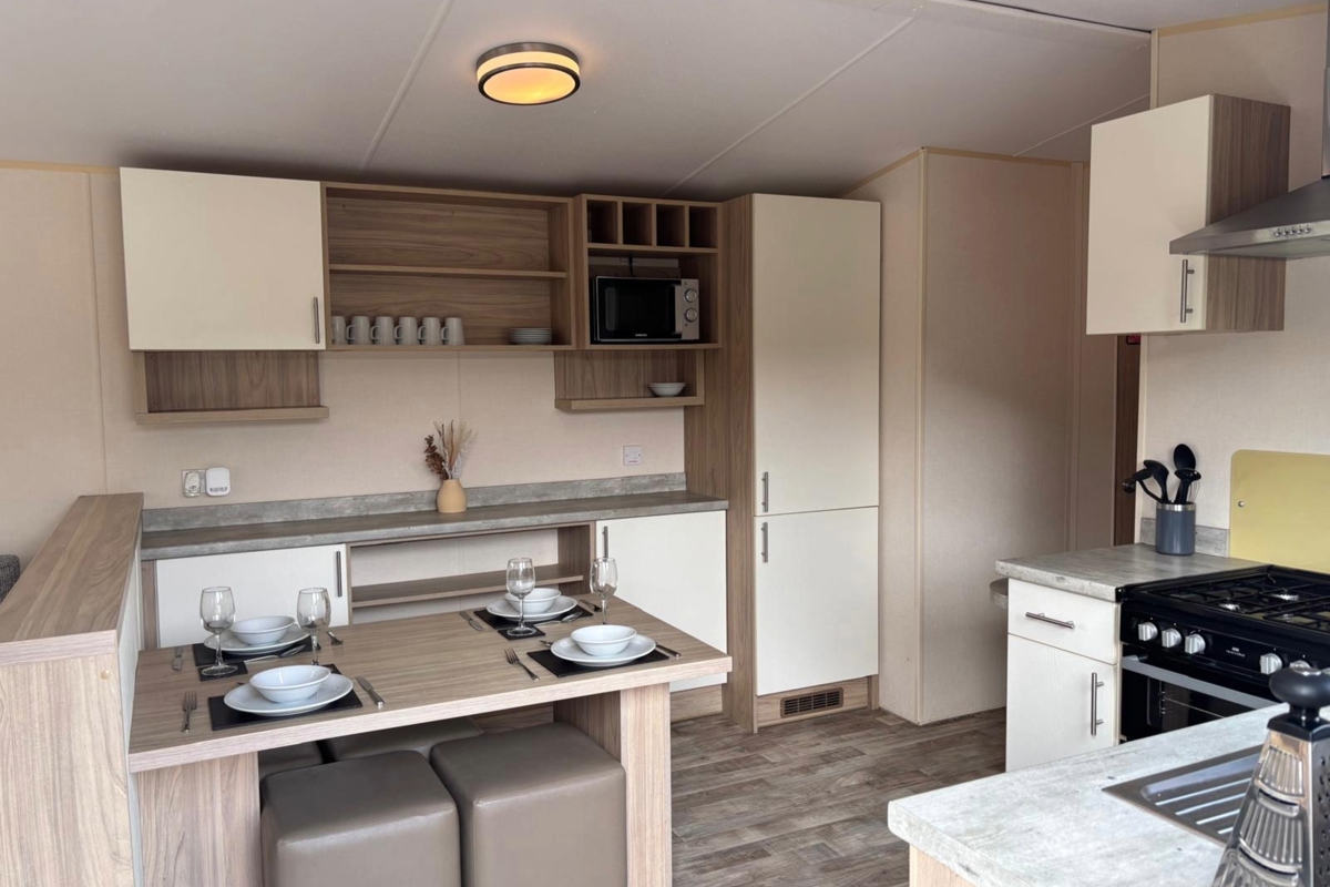 Regal Kingsbury, kitchen and dining area at Dartmoor View