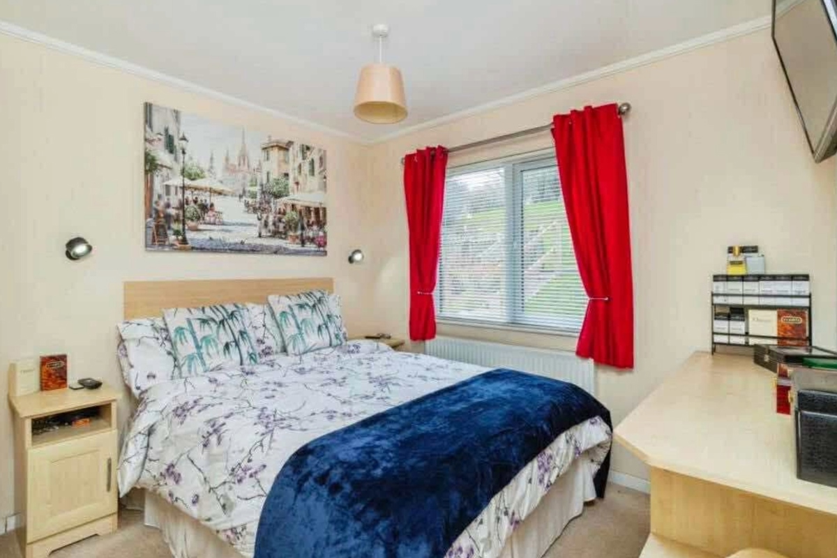 Tingdene Special, master bedroom at Devon Hills