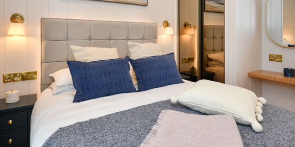 Retreat Coastal, master bedroom at The Warren