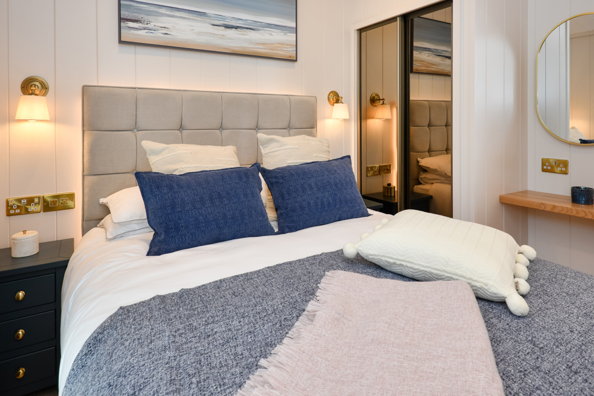 Retreat Coastal, master bedroom at The Warren