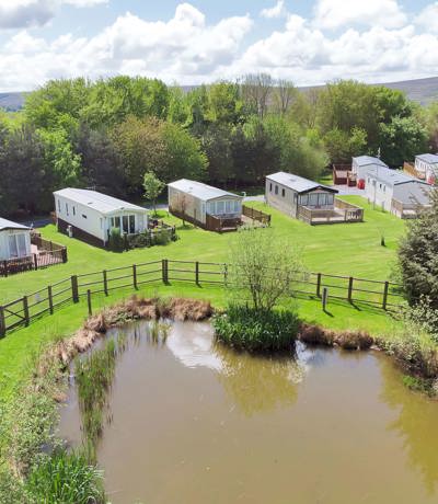Dartmoor View Overview Lodges Overlooking Pond