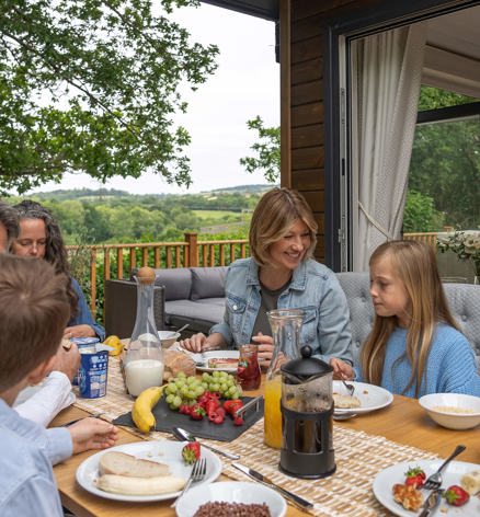 Finlake Family Breakfast
