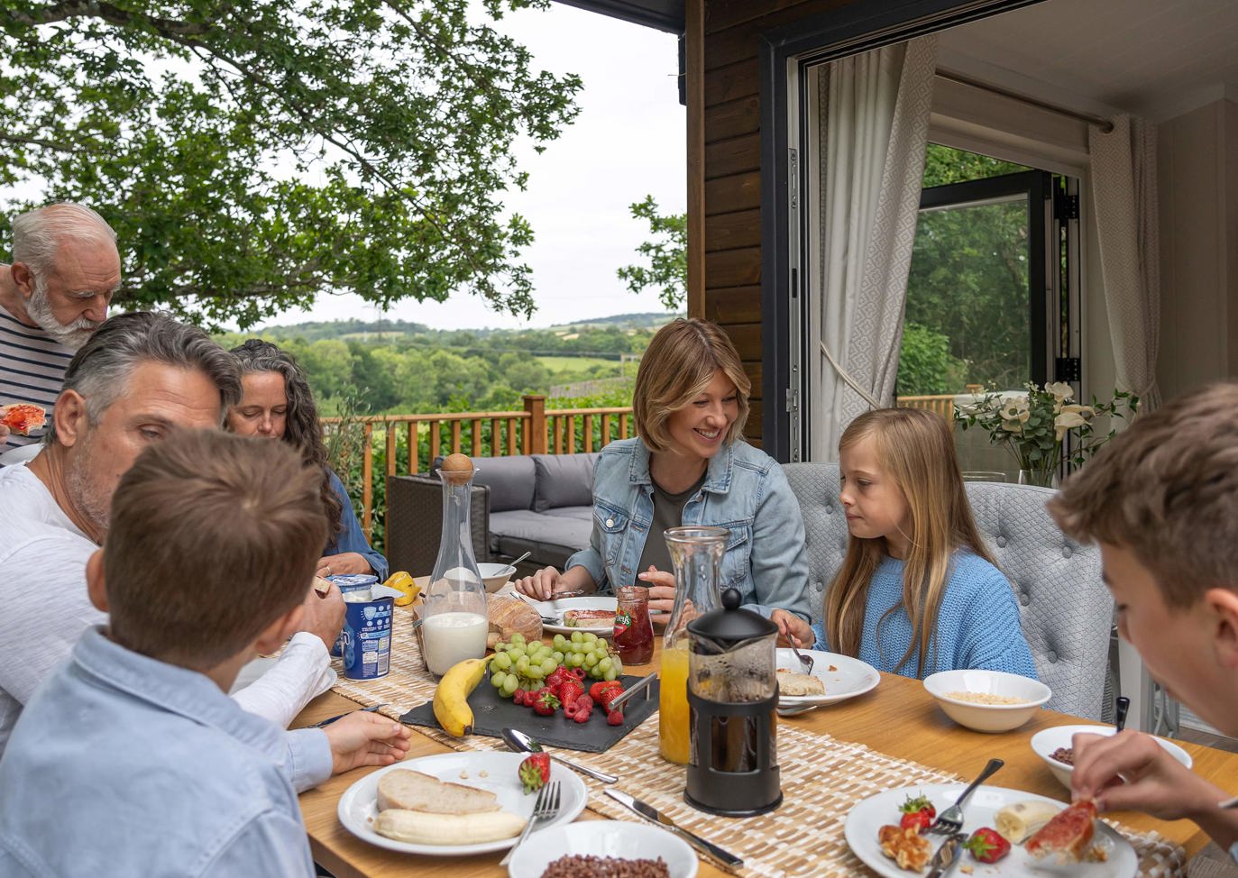 Finlake Family Breakfast