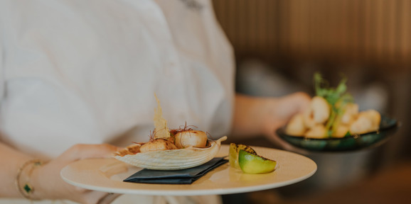 The Warren Food Being Served In The Sandbar