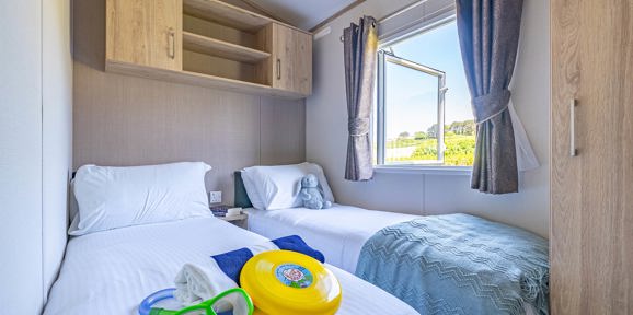 Carnaby Ashdale, twin bedroom at Praa Sands