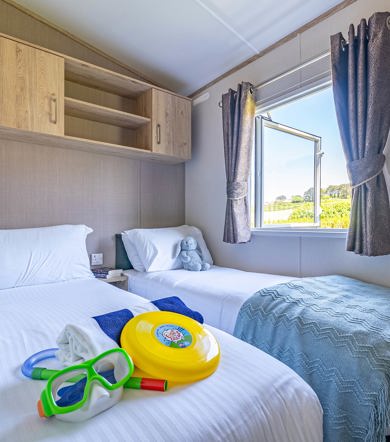 Carnaby Ashdale, twin bedroom at Praa Sands