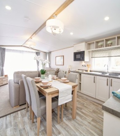 Sunseeker Supreme, open plan area at Brokerswood