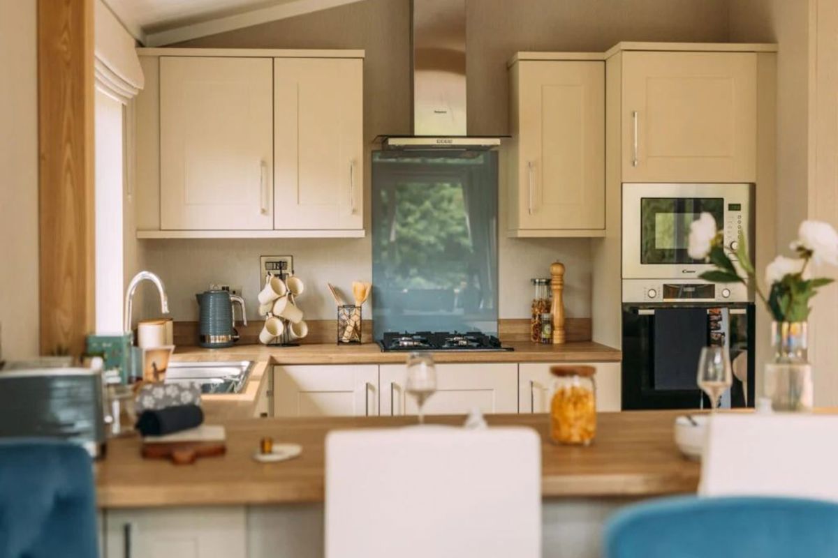 Wessex Contemporary, kitchen area at Brokerswood
