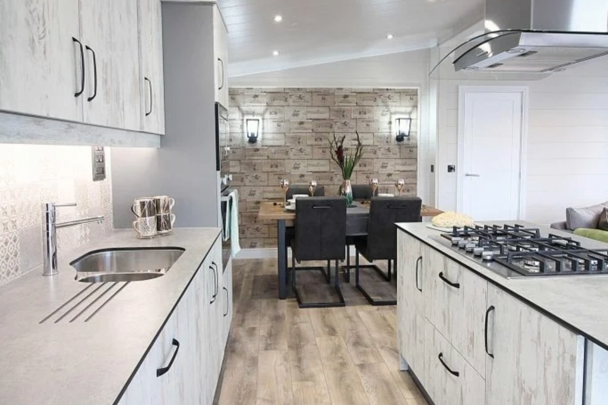 Omar Boutique, kitchen at Delamere