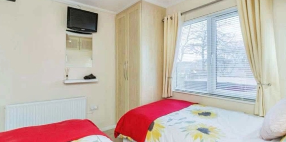 Tingdene Special, twin bedrooms at Devon Hills