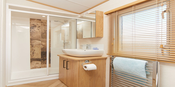 Carnaby Chantry, bathroom at Crugan