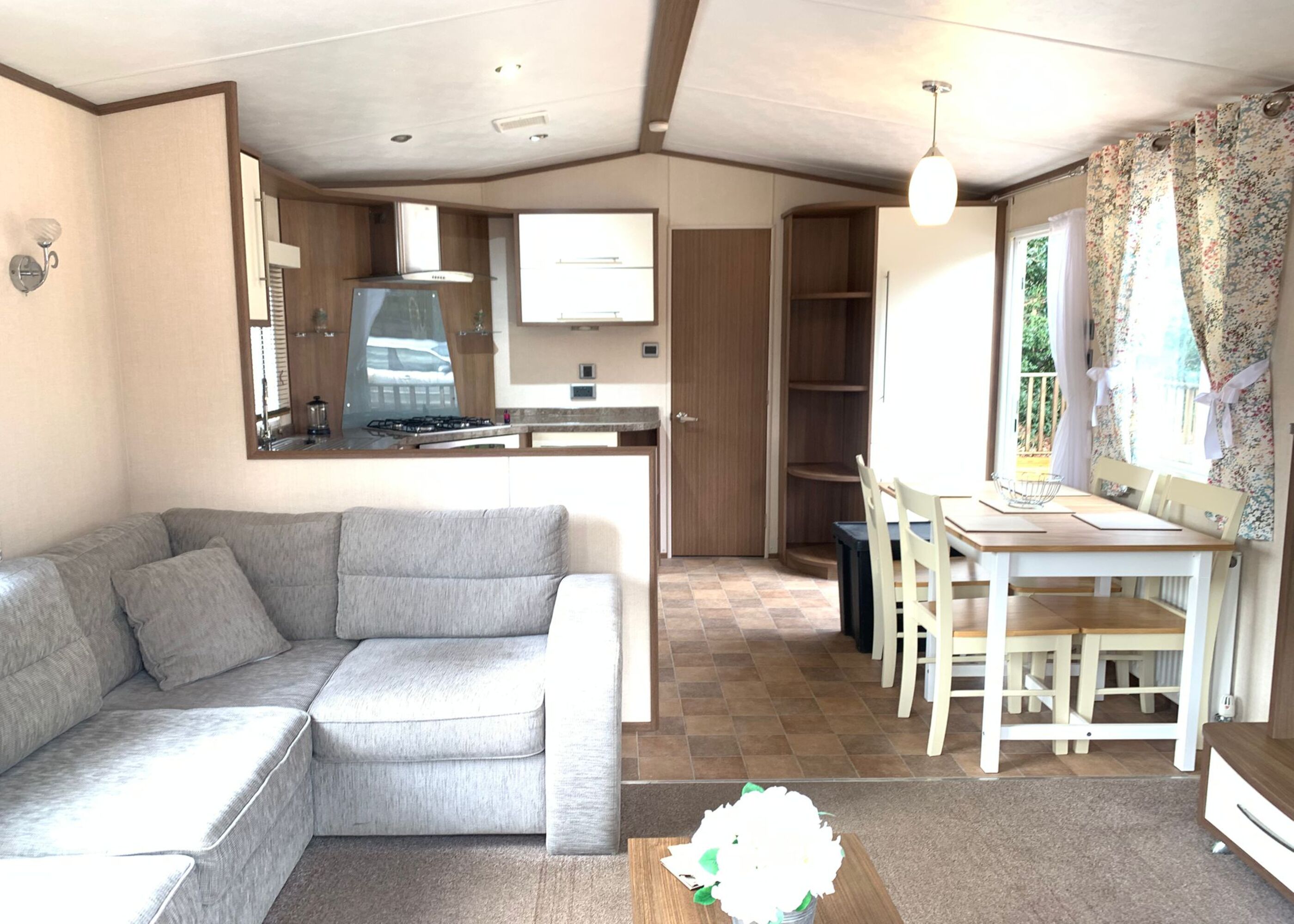 property gallery image 1