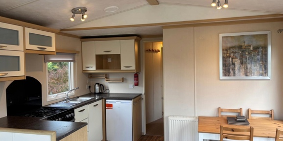 Carnaby Casablanca, kitchen and dining area at Dartmoor View