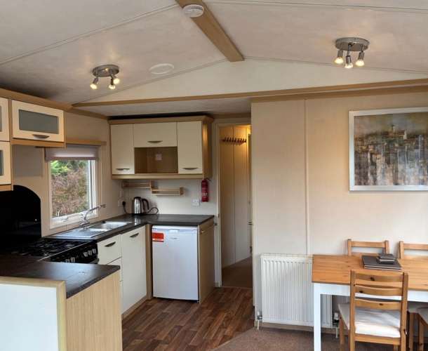 Carnaby Casablanca, kitchen and dining area at Dartmoor View