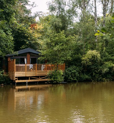 Brokerswood Lakeside Lodge