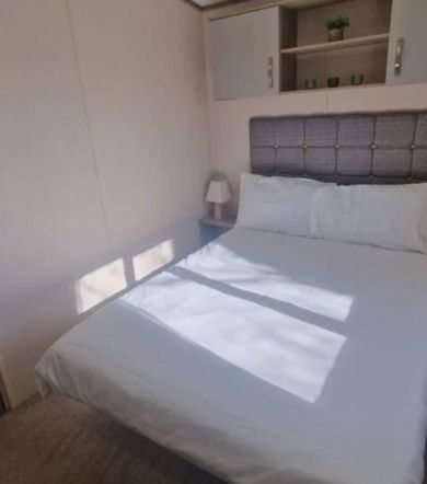 Carnaby Oakdale, master bedroom at Crugan