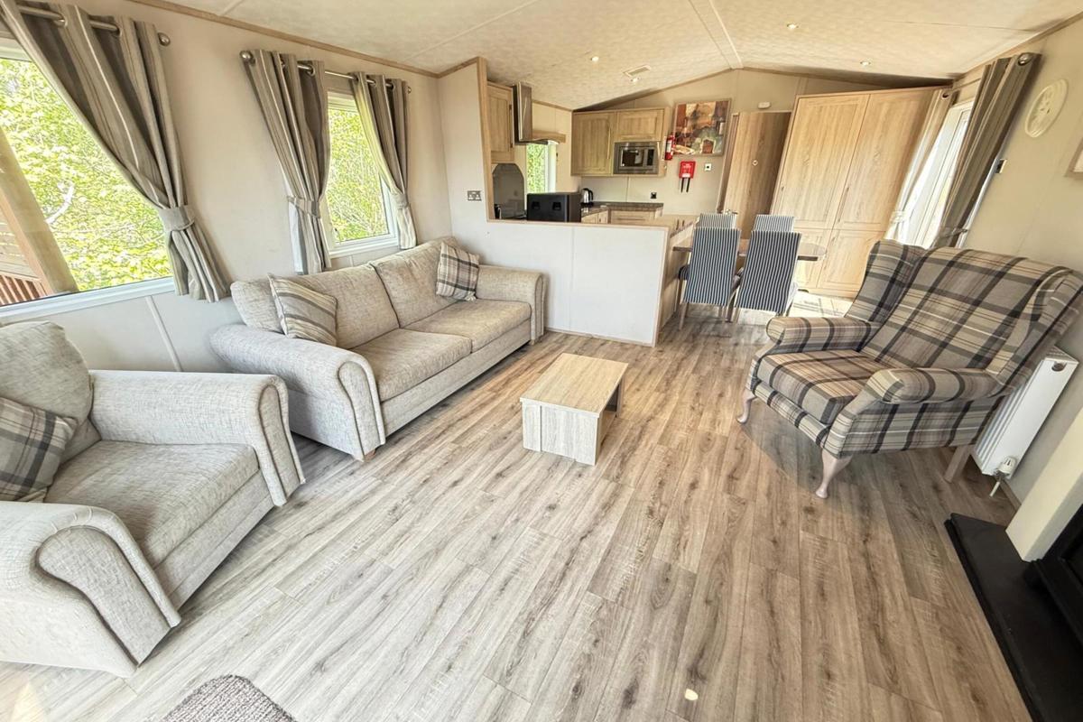 Carnaby Helmsley Lodge, living area at Finlake