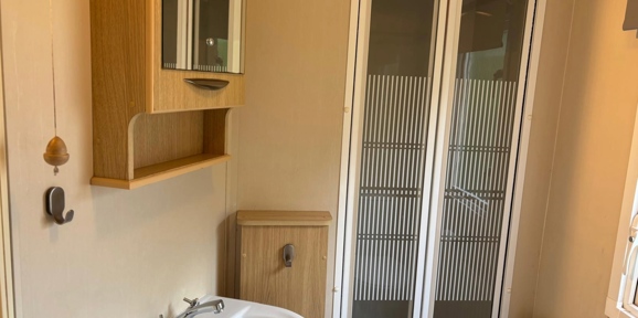 Carnaby Casablanca, shower at Dartmoor View