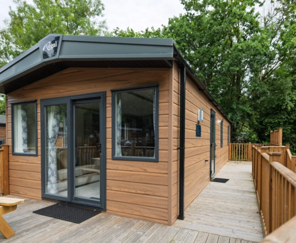 Regal Retreat, exterior at Finlake