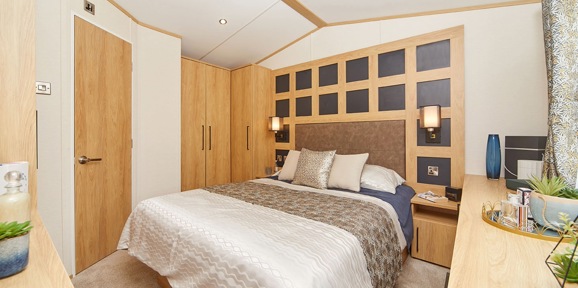 Carnaby Chantry, master bedroom at Delamere