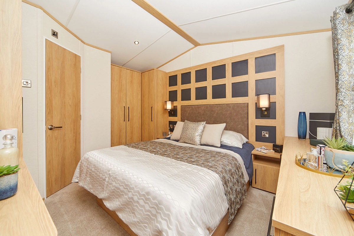 Carnaby Chantry, master bedroom at Delamere