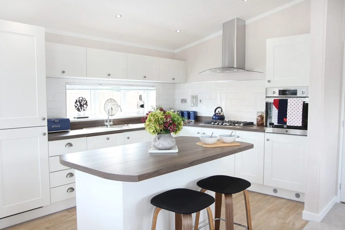 Omar Alderney, breakfast bar in kitchen at Brokerswood