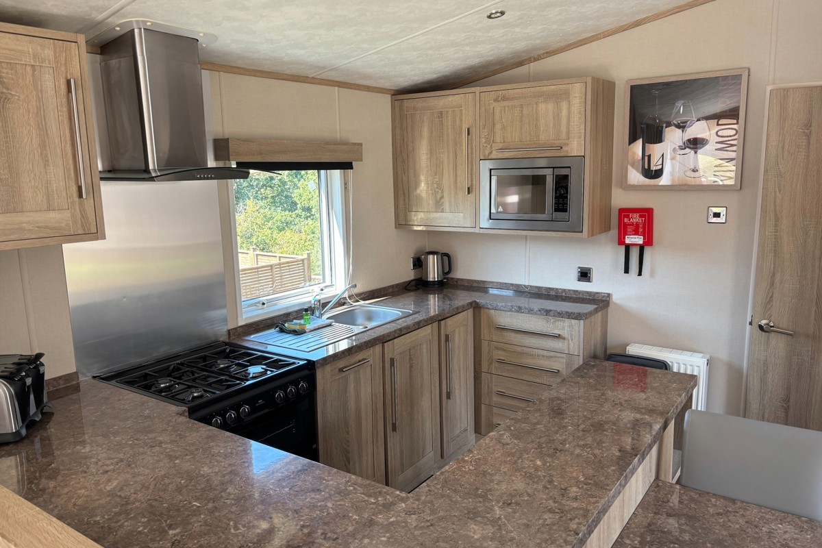 Carnaby Helmsley Lodge, kitchen at Finlake
