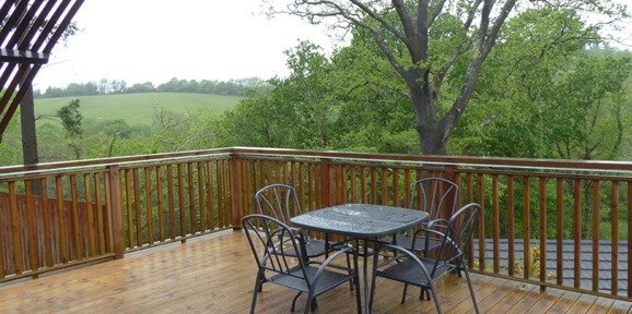 Signature Pod, decking at Finlake