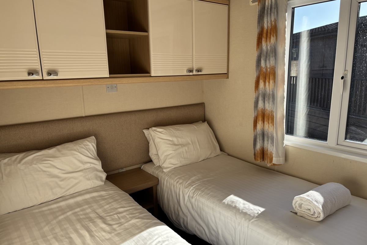 Regal Autograph, twin bedroom at Finlake