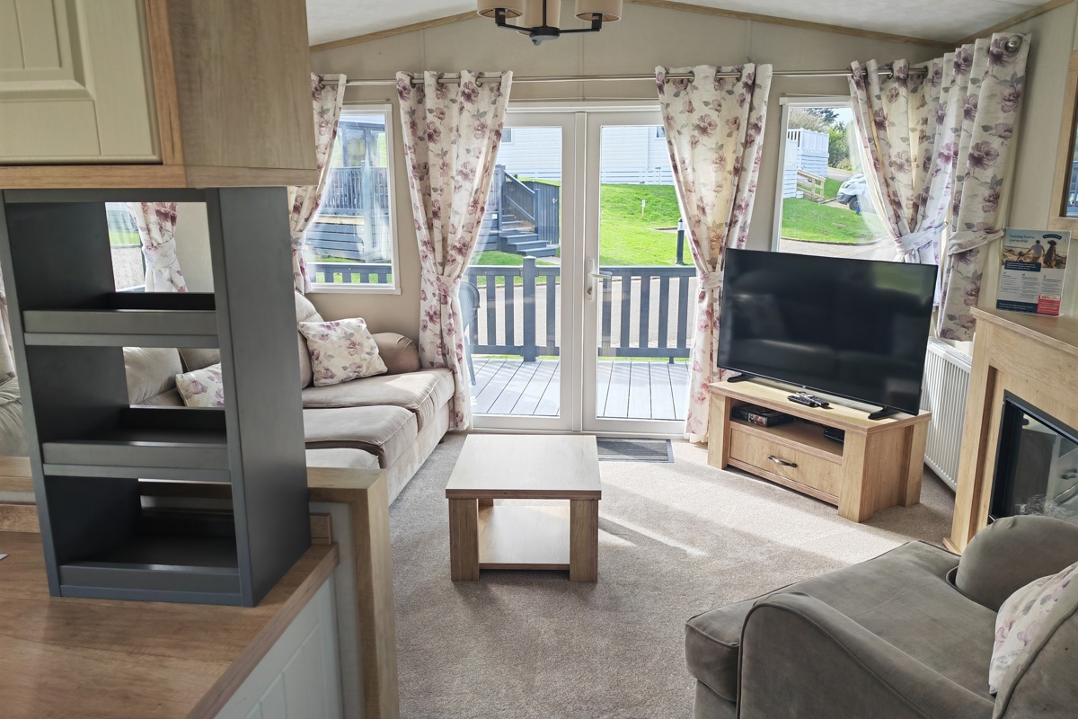 Carnaby Oakdale, patio doors at Praa Sands