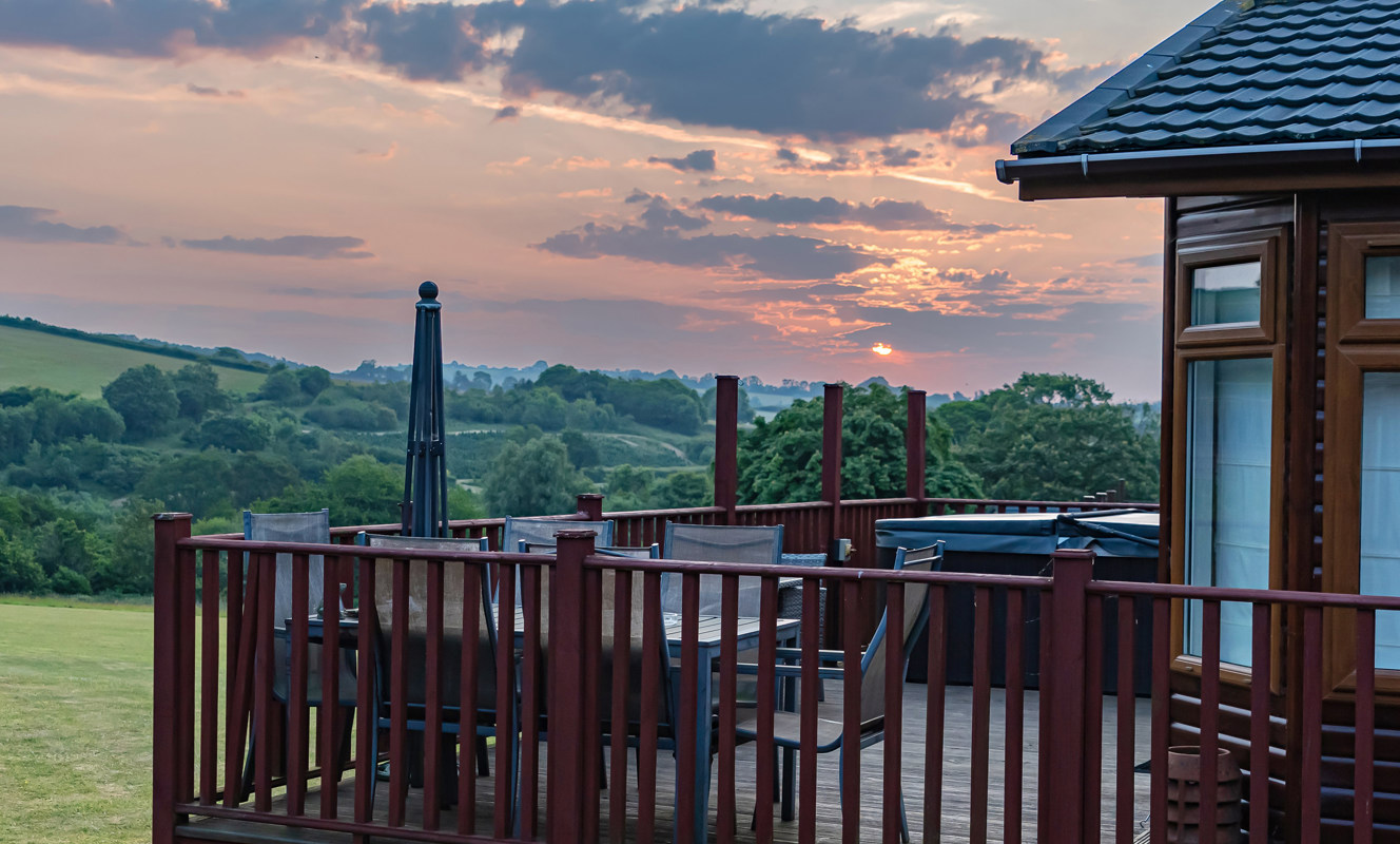 Devon Hills Overview Lodge In Evening