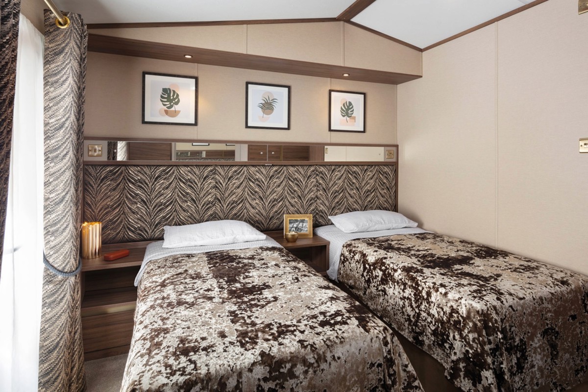 Carnaby Langham, twin room at Finlake