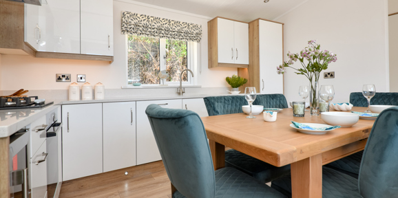 The Warren, Oakgrove Shearwater, dining and kitchen