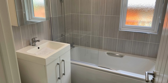 Buckland Lodge, bathtub at Finlake