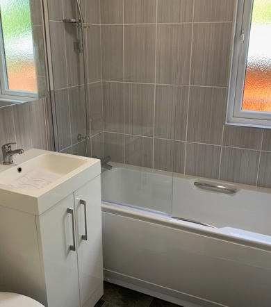 Buckland Lodge, bathtub at Finlake