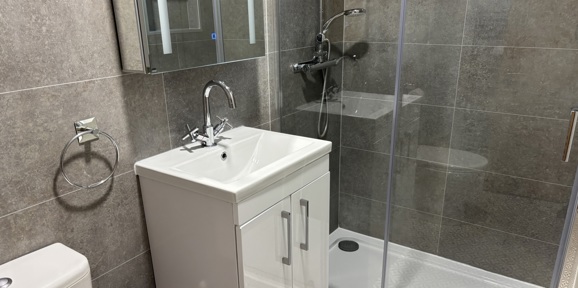 Prestige Foresters, shower at Brokerswood