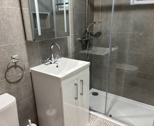 Prestige Foresters, shower at Brokerswood