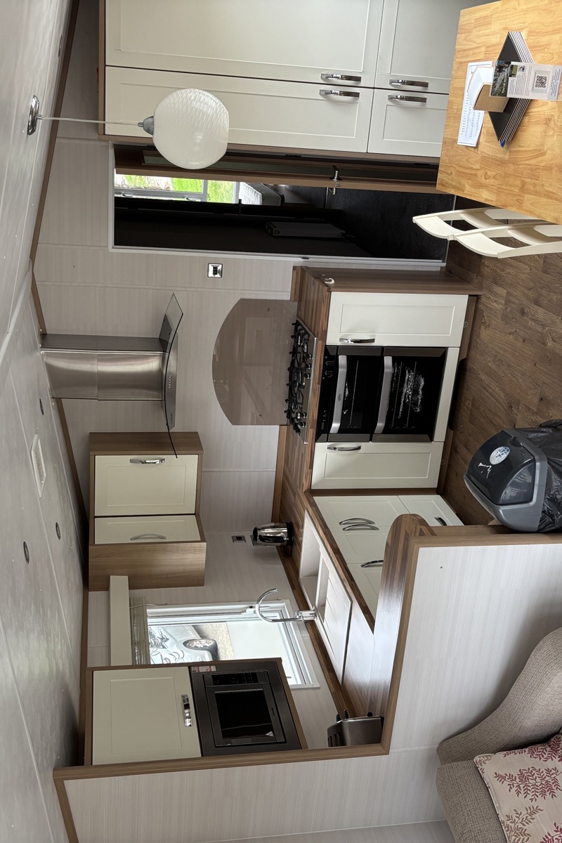 Carnaby Rosedale, dining room and kitchen at Praa Sands