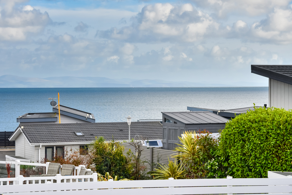 Prestige Navigator, sea views at The Warren