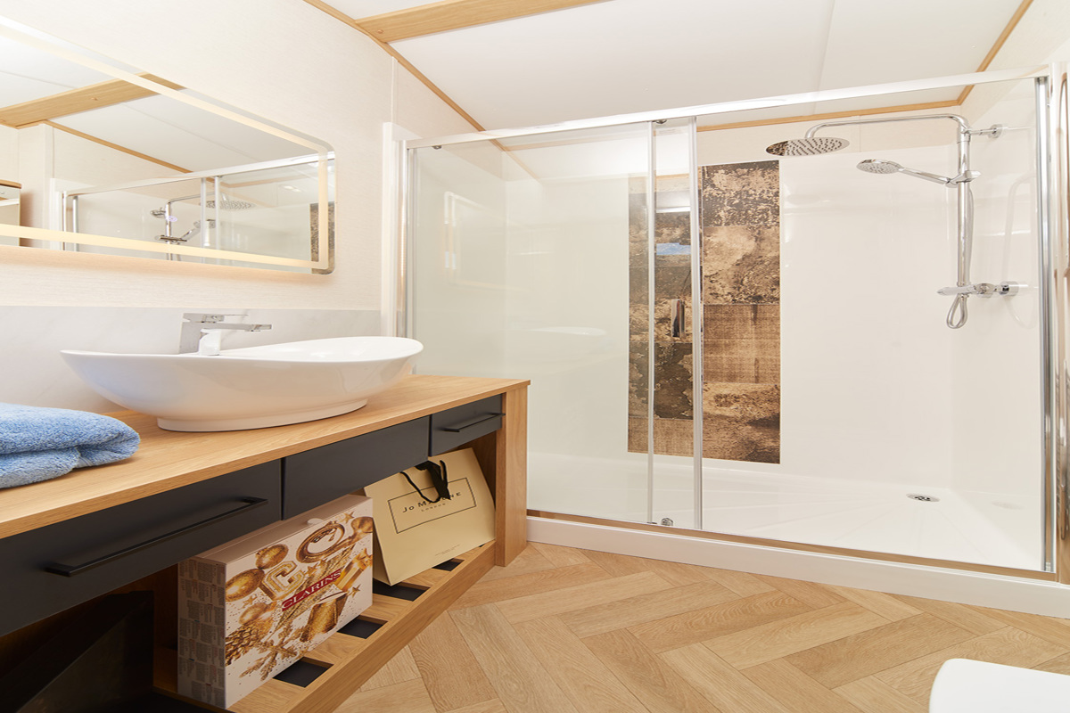 Carnaby Chantry, bathroom with sink at Talyfan