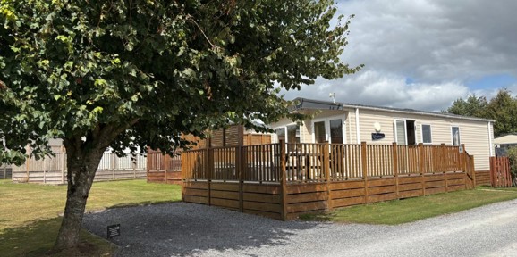 Regal Kingsbury, exterior with tree at Dartmoor View