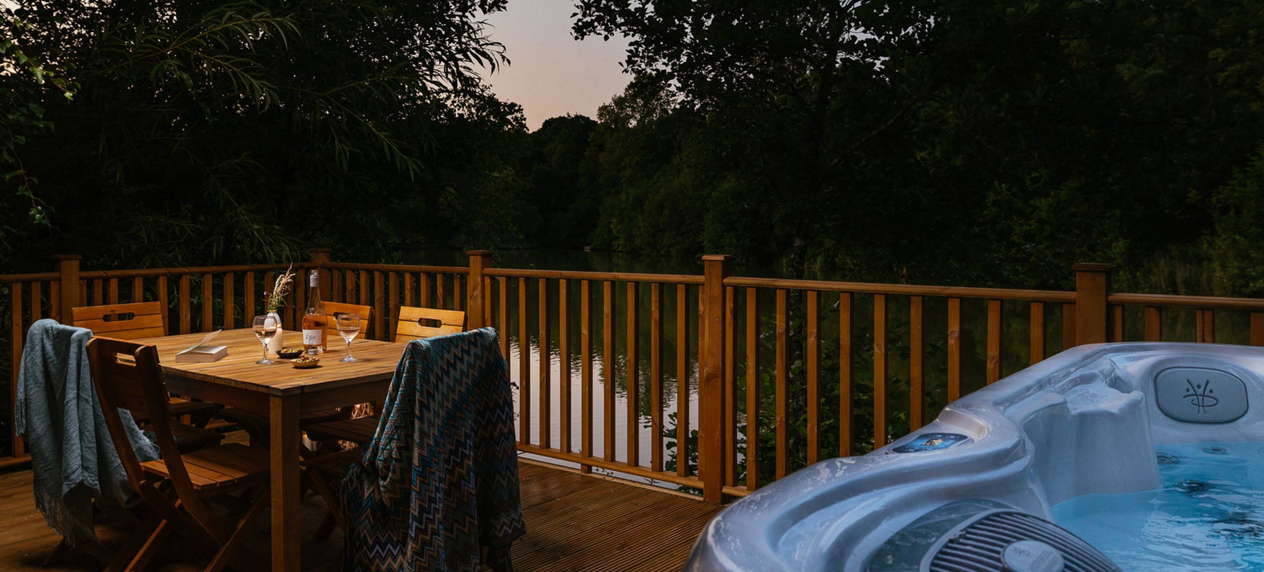 Brokerswood Night Sky Table And Hot Tub