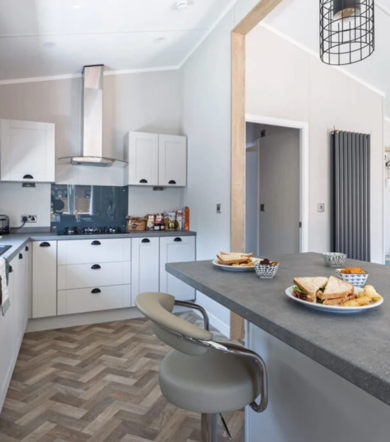 Sunseeker Sensation, breakfast bar in kitchen at Finlake