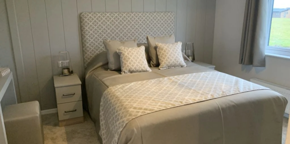 Prestige Plantation, master bedroom at Delamere