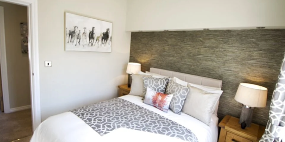 Oakgrove Clarendon, master bedroom at Finlake