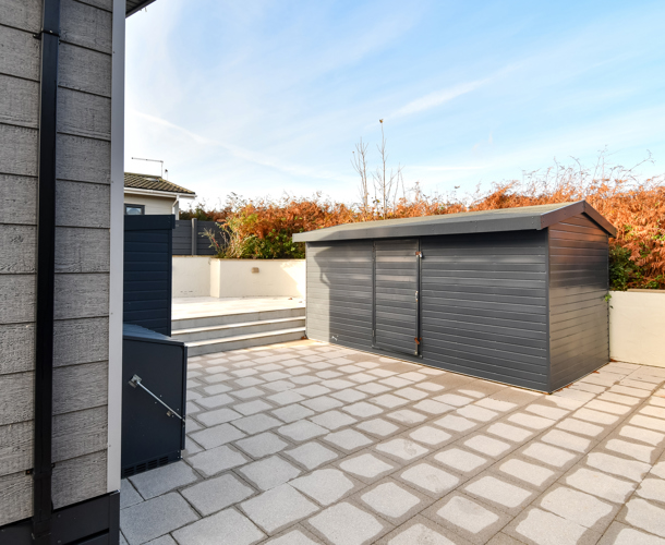 Prestige Navigator, patio area at The Warren