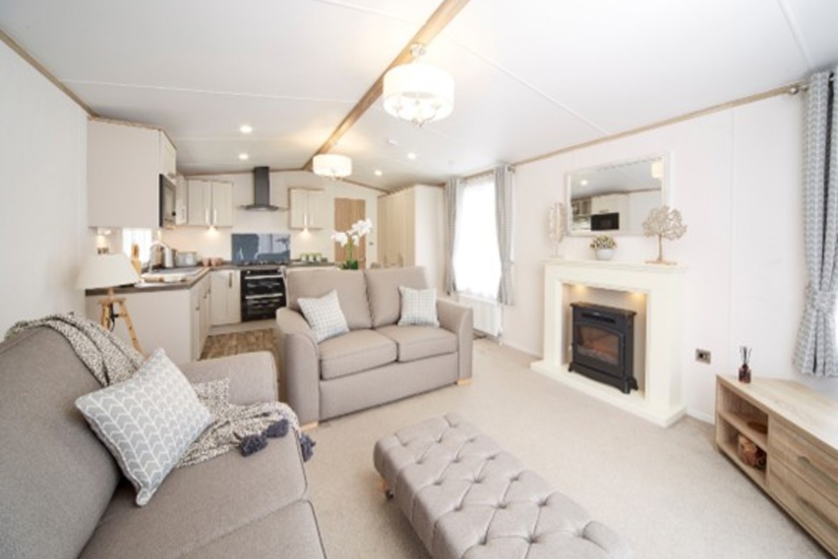 Sunseeker Supreme, living room at Brokerswood