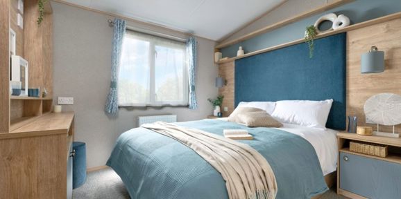 ABI Wimbledon FW12, Double Bedroom at Finlake
