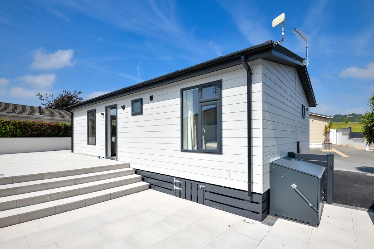 Prestige Oyster Catcher, side facing exterior at The Warren Resort & Spa
