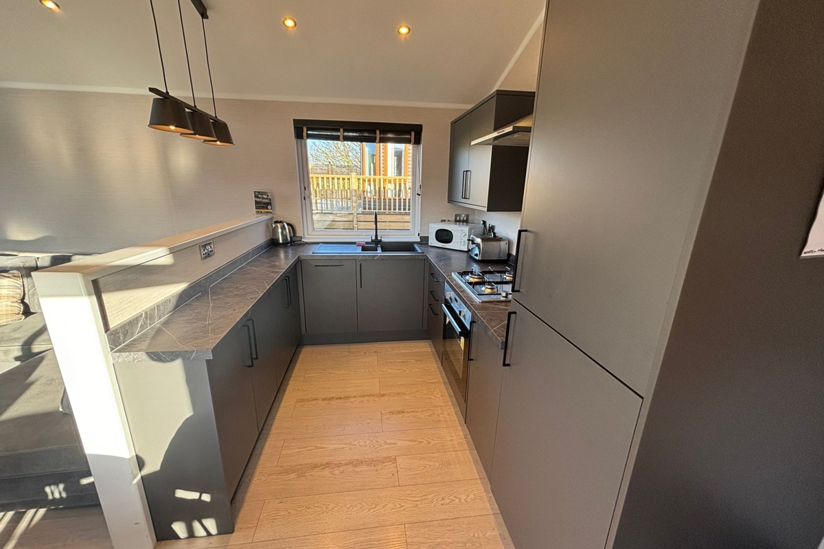 Prestige Quindi, kitchen at Devon Hills